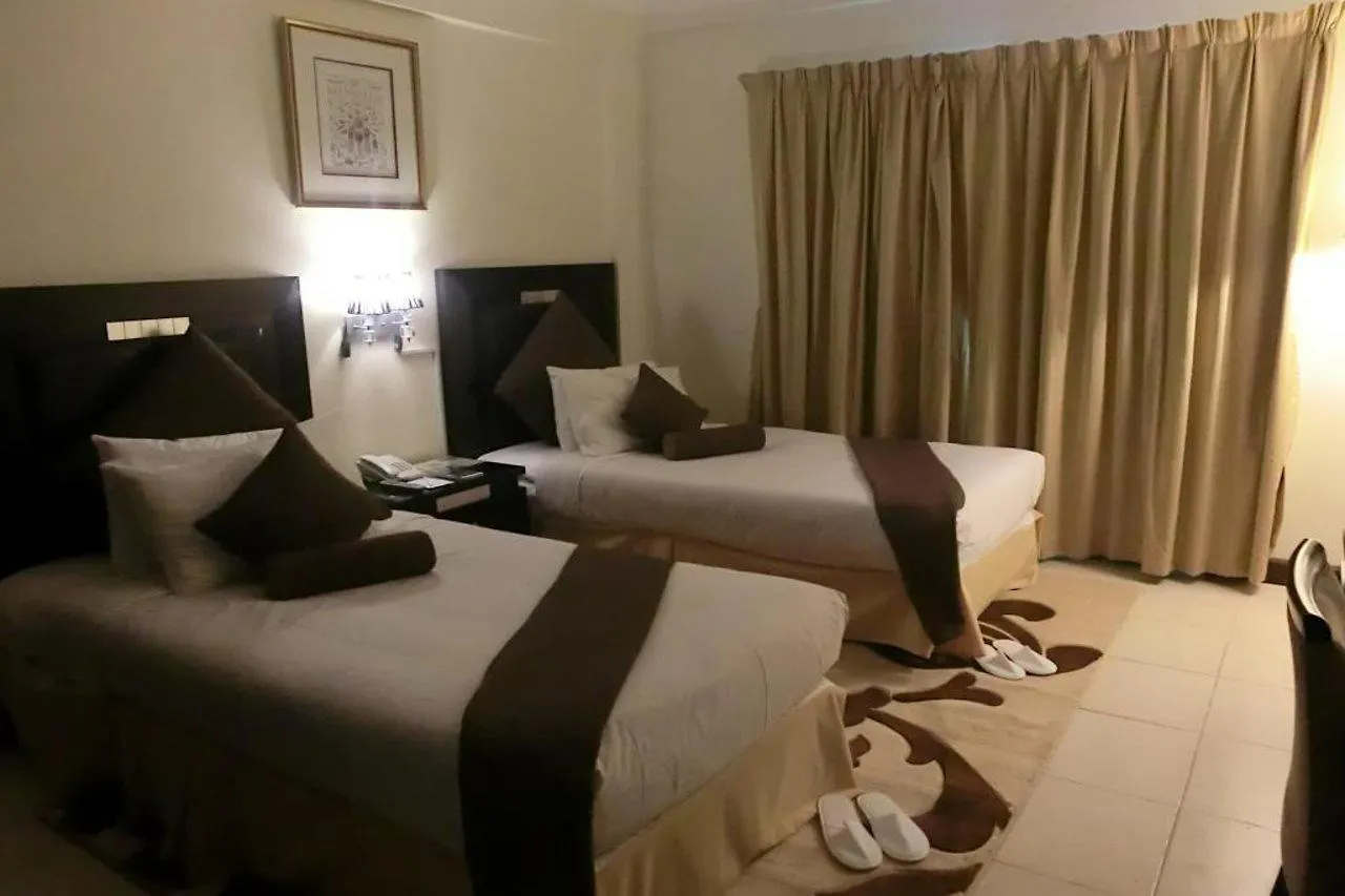 דובאי Deebaj Plaza Hotel Apartments 3*,  איחוד האמירויות הערביות